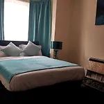 Central Reading 4 Bedrooms W Parking