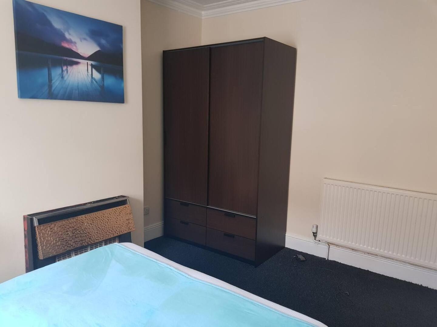Holiday home Central 4 Bedrooms W Parking