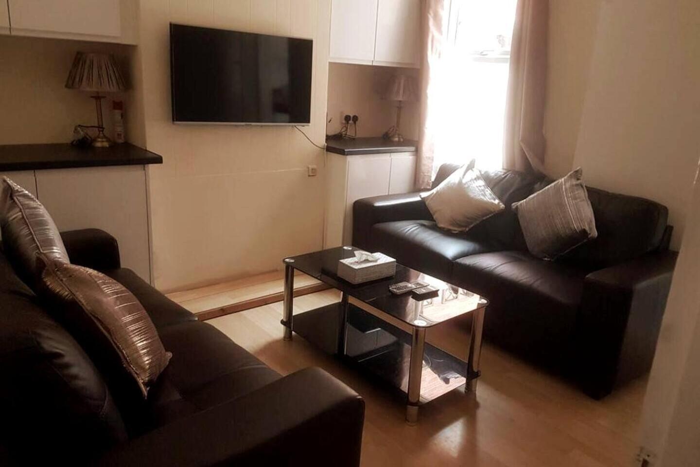 Central 4 Bedrooms W Parking Reading
